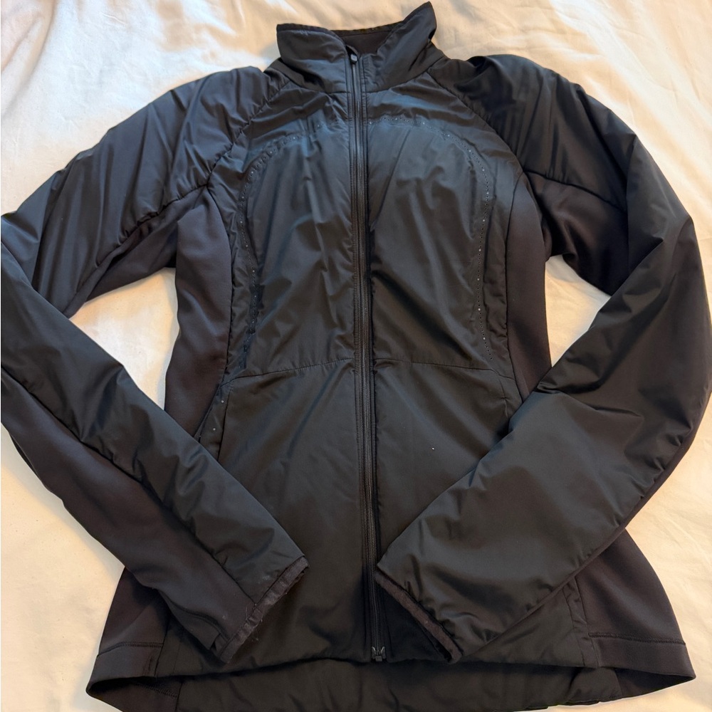 Women’s Black Full-Zip Run for the Cold Jacket Size 4